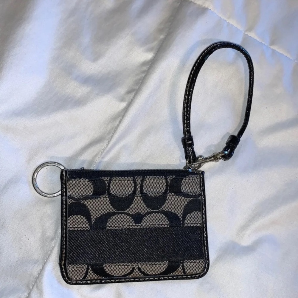 Coach wristlet wallet